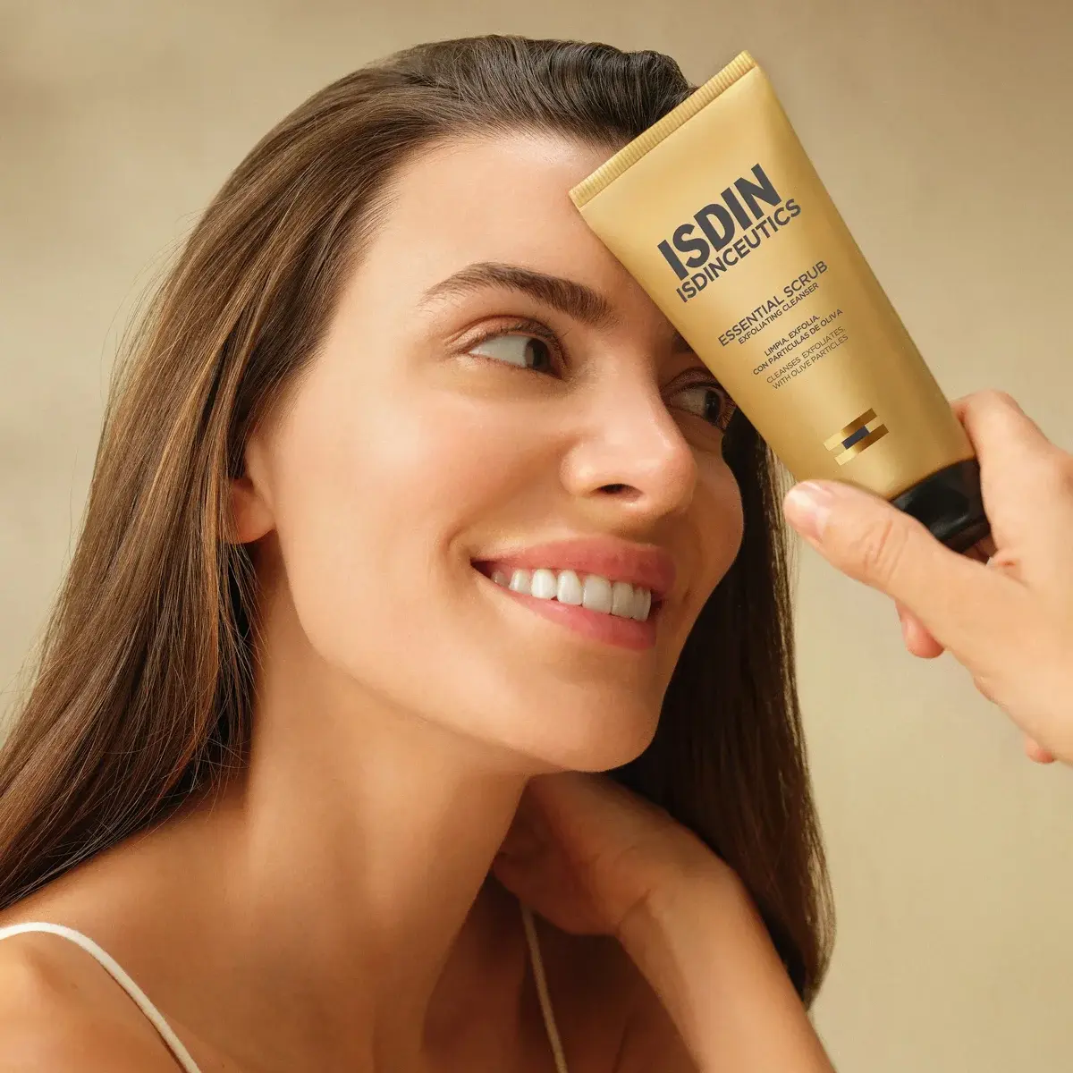 CL_4320_TH_ISDINCEUTICSESSENTIALSCRUB100G_HOVER_1